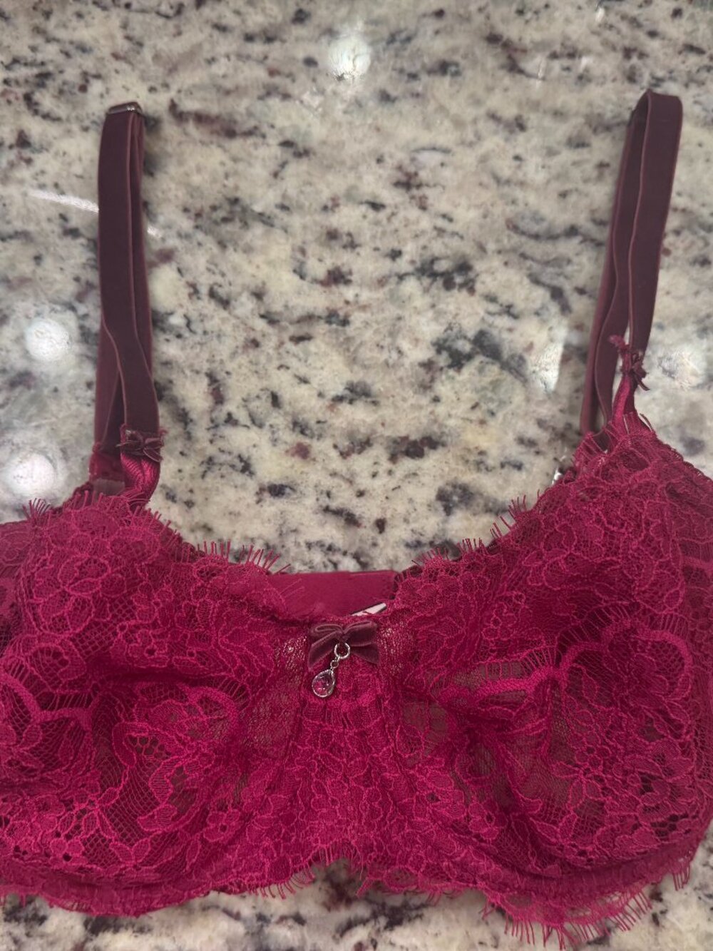 Victoria Secret Lined Lace Bra - 32DDD